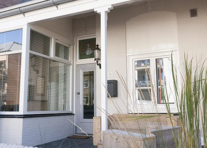 德尔希斯尼公寓 公寓式酒店 4*