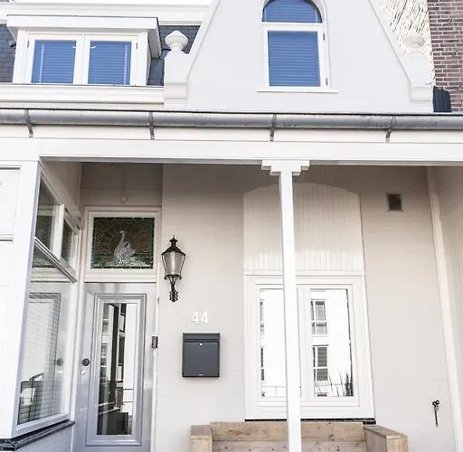 德尔希斯尼公寓 公寓式酒店