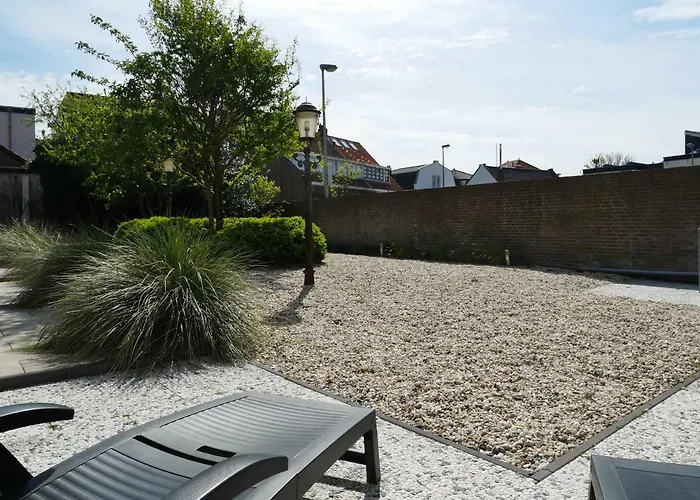 德尔希斯尼公寓 4* 赞德沃特