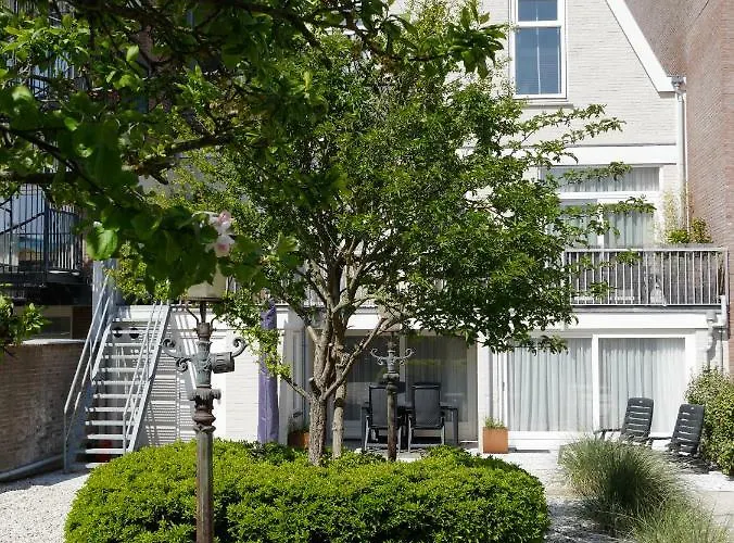 德尔希斯尼公寓