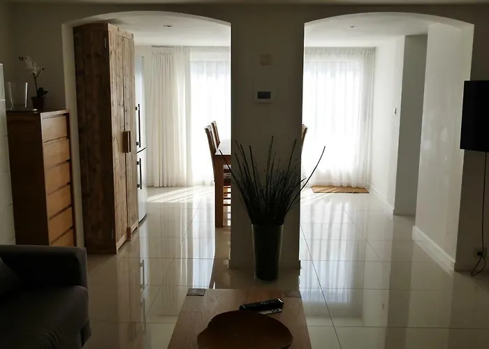 德尔希斯尼公寓 公寓式酒店