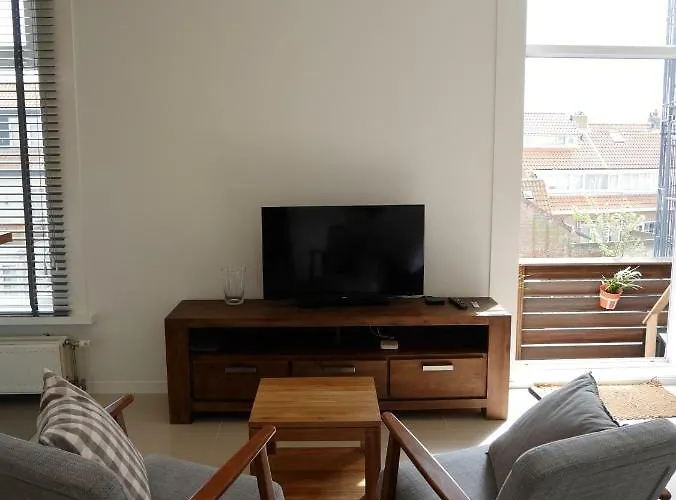 德尔希斯尼公寓 赞德沃特