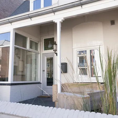 Casa Del Cisne 아파트호텔 4*